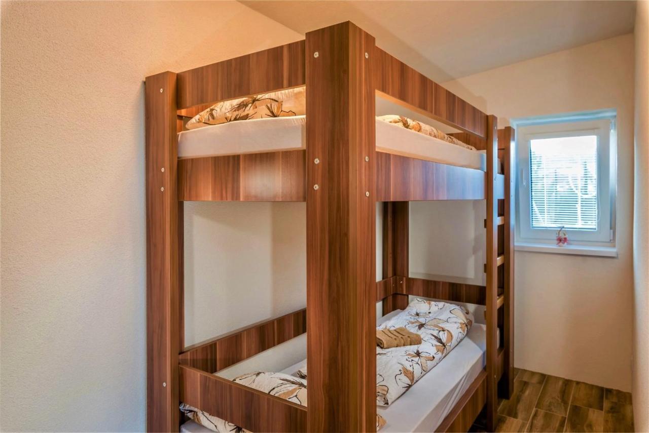 Piemonti Besenova Apartment Екстериор снимка