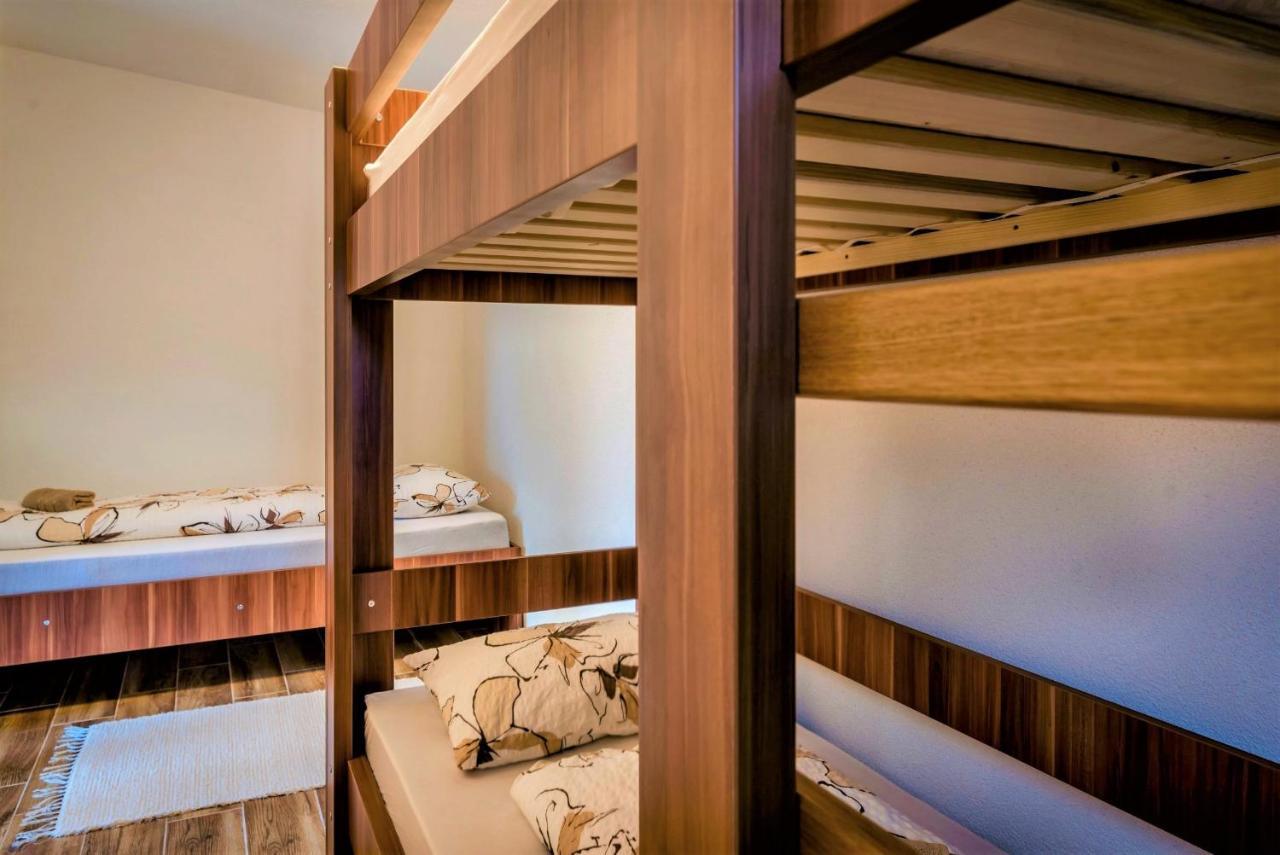 Piemonti Besenova Apartment Екстериор снимка