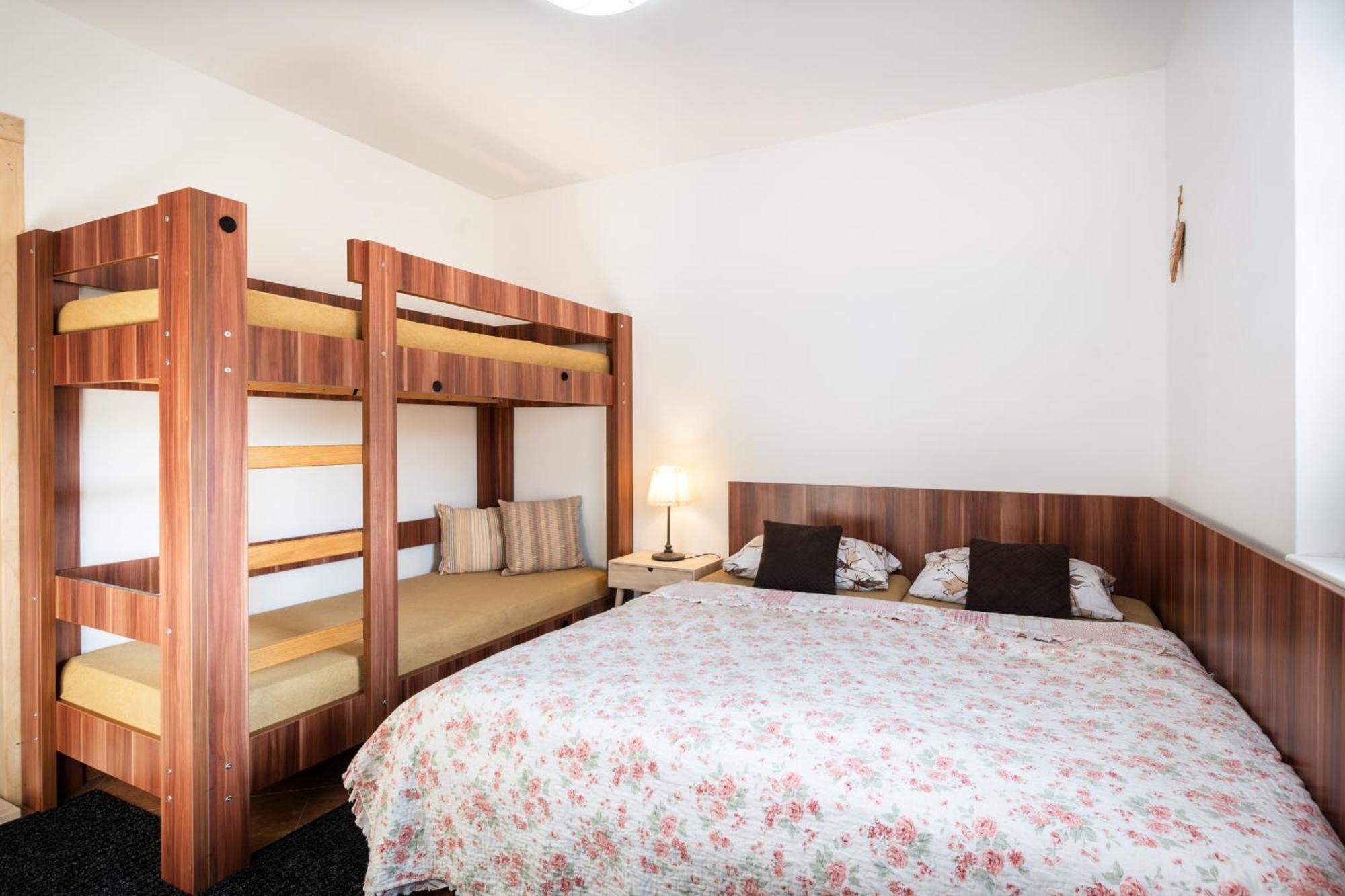 Piemonti Besenova Apartment Екстериор снимка